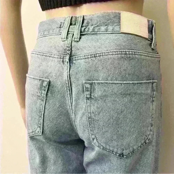 Zara Denim Jeans high waisted light washed Ripped with Frayed Tie dye white hem. - Picture 8 of 16